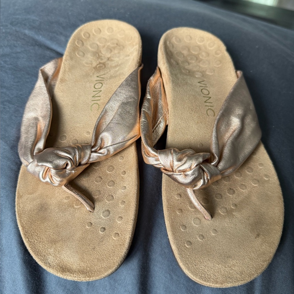 Vionic Women's Bronze Knot-Front Thong Sandals